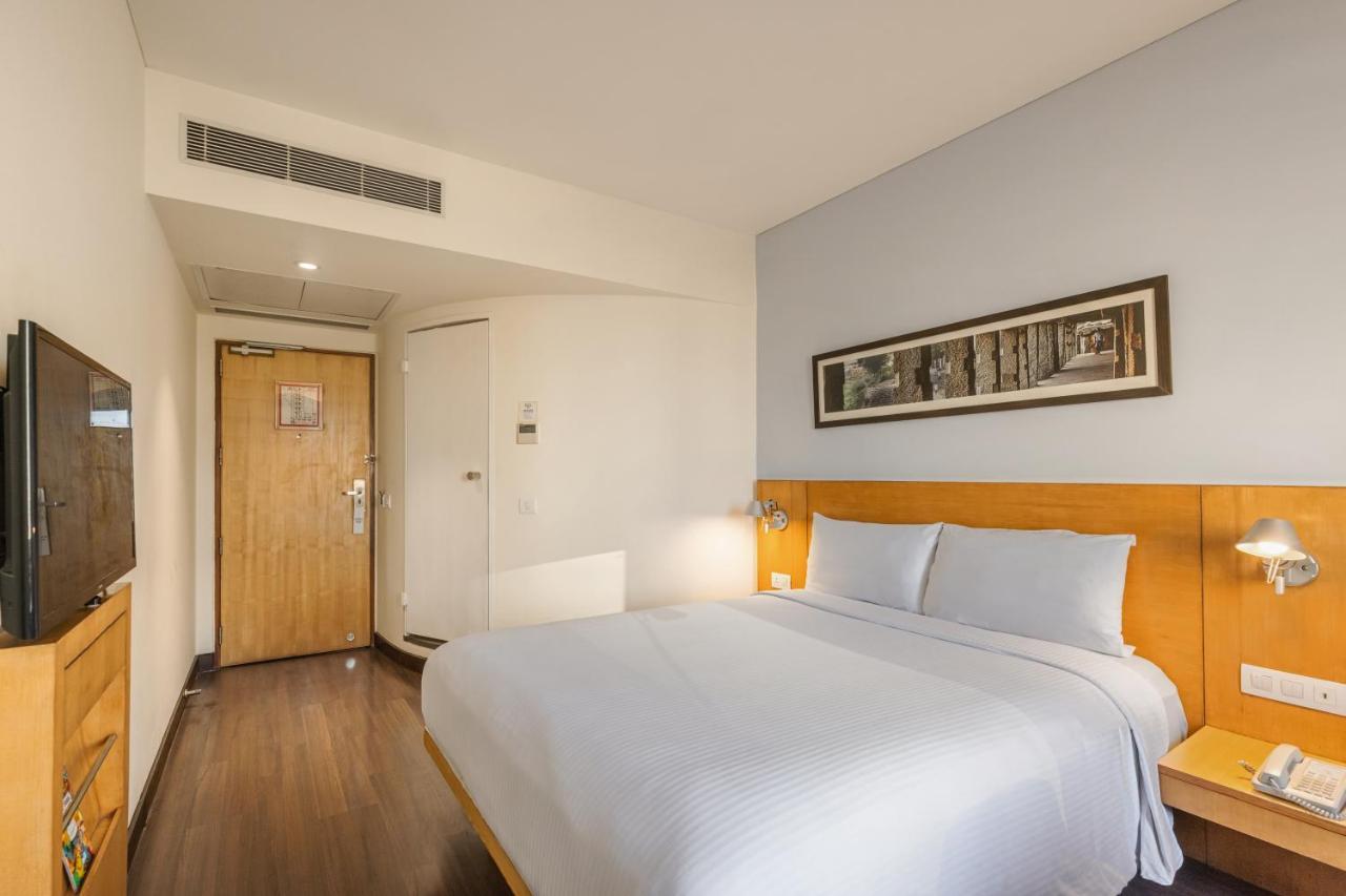 Ibis Gurgaon Golf Course Road - An Accor Brand Hotel Exterior foto